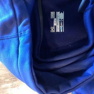 Under armor sweat shirt